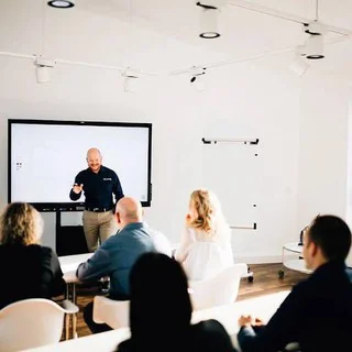 JensRabe Academy 📈 - Channel with 568 channels in Business/Advertising/Marketing