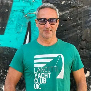 Esposito Thomas - Bot with 1 bots in Dating/Flirting/Chatting